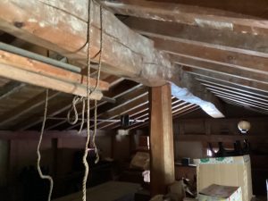 Second floor interior with exposed beams, central pillar from the first floor "Traditional Japanese house" kominka