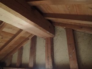 pillars that support the roof